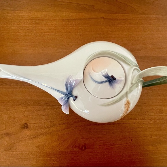 FRANZ Dragonfly Hand Painted & Signed Jan Woo Porcelain Teapot Art Nouveau NEW - Picture 4 of 16
